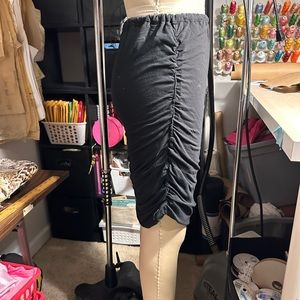 Black knit mid min skirt